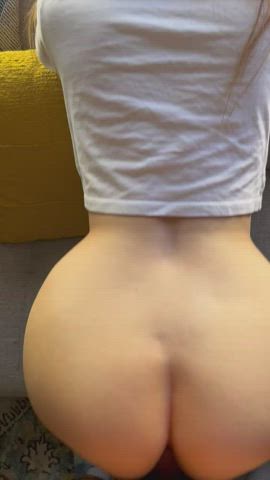he loves when I give him pushback 🍑 : video clip