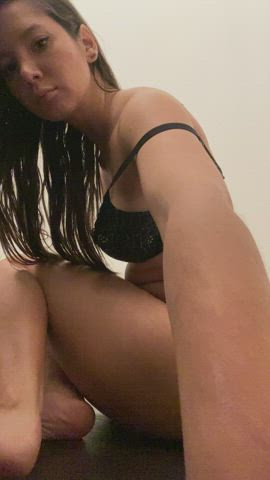Oh hey, want to look at my ass? : video clip