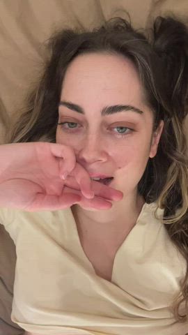 Come play with my kitty for a night : video clip