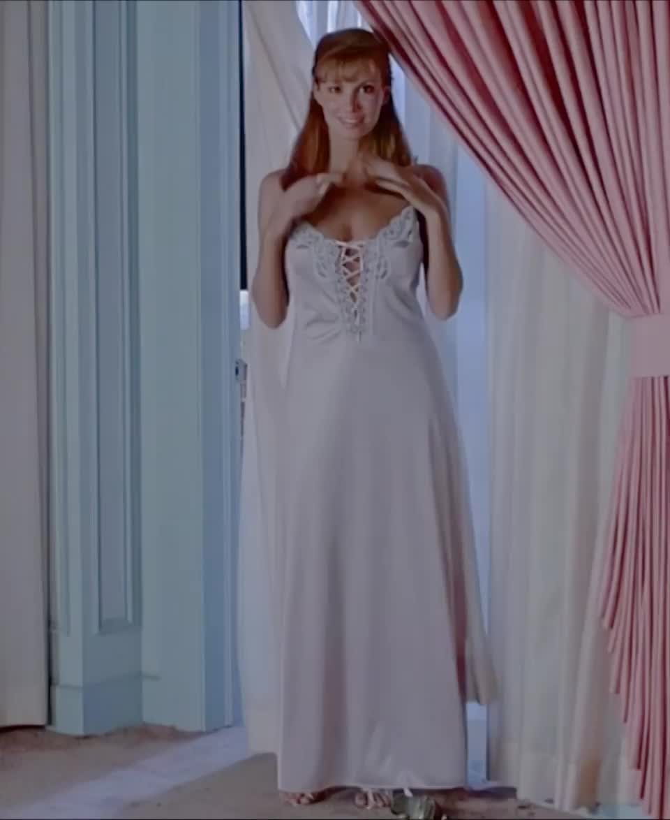 Monique Gabrielle - Bachelor Party : video clip