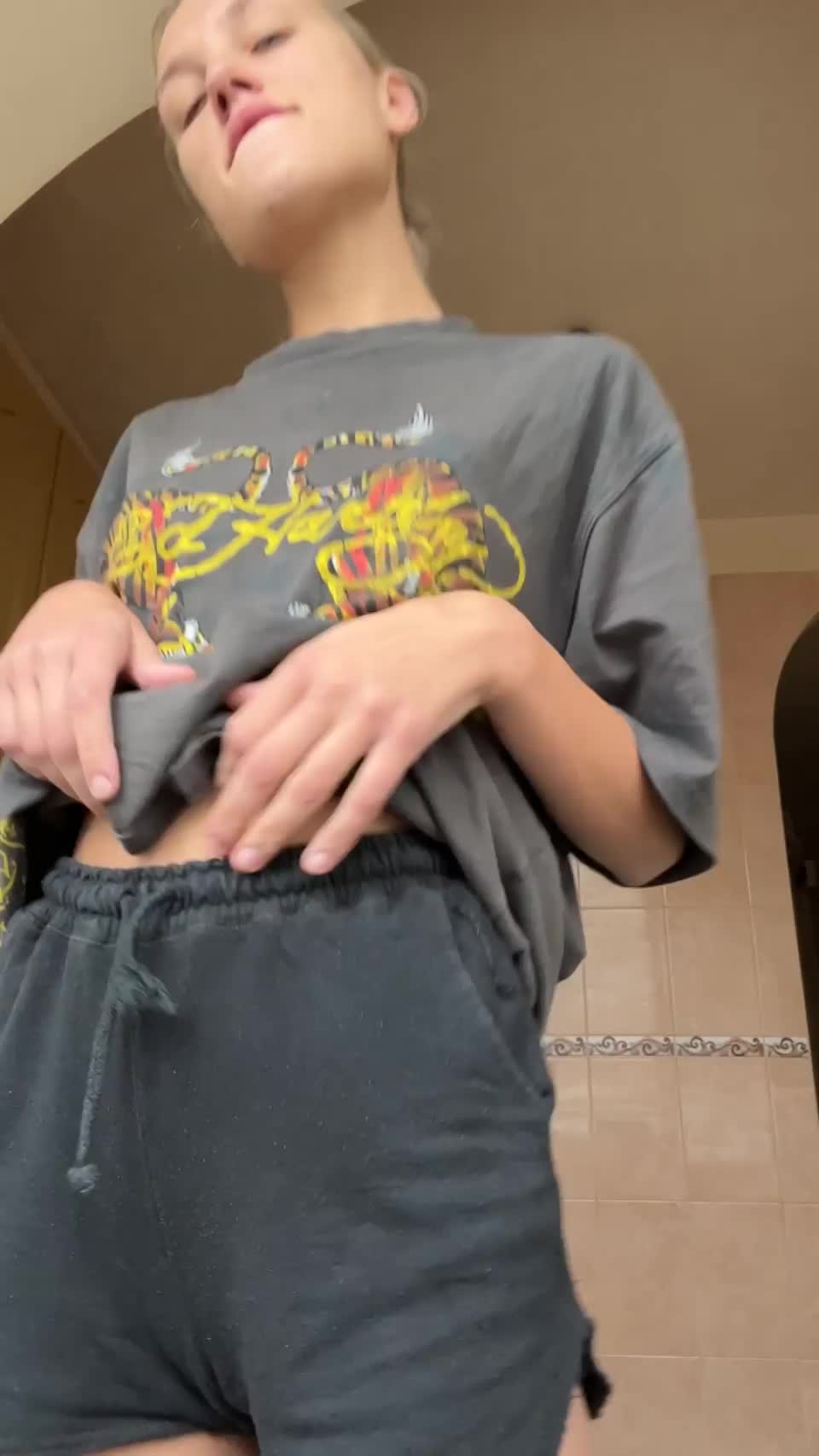 Is a 91 lb blonde with a booty your type : video clip