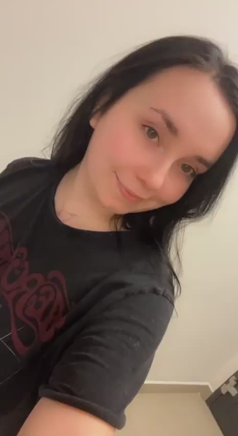 My tshirt can hide them well! : video clip