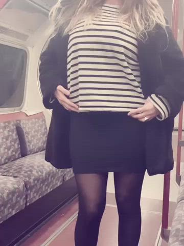 London underground train bounce : video clip