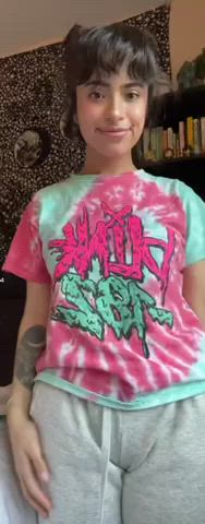 My favorite thing to wear : video clip