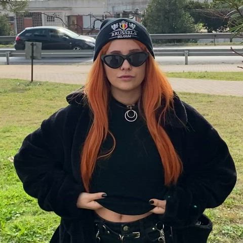Flashing boobs in public. Would you stop driving to come and see me up close? 👀 [GIF] : video clip