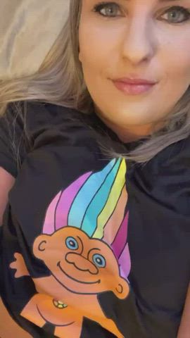 Mom boobs are the fun boobs : video clip