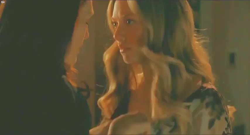 Amanda Seyfried And Julianne Moore : video clip