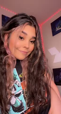 Any older men into caramel Latinas? : video clip
