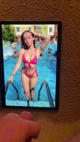 send me the best titties you have to cover🤤 : video clip
