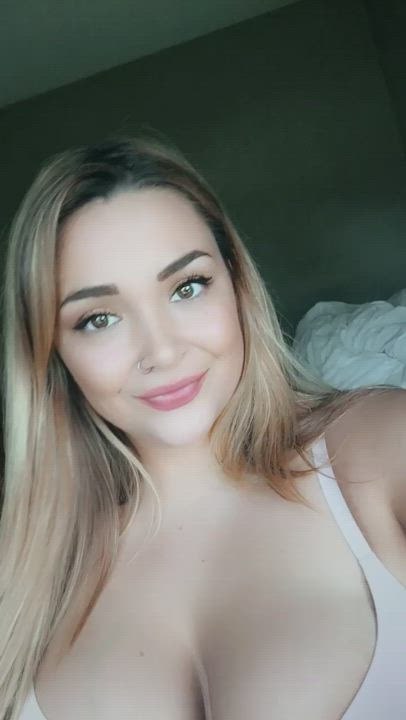 Hi this is my first time posting here! 🥰 : video clip