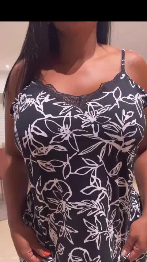 41yo and I want these to be the best tits you see today : video clip