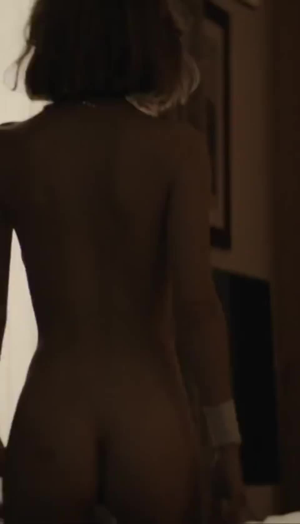Charlotte Le Bon in Cheyenne & Lola (TV Series 2020– ) [S01E07] : video clip