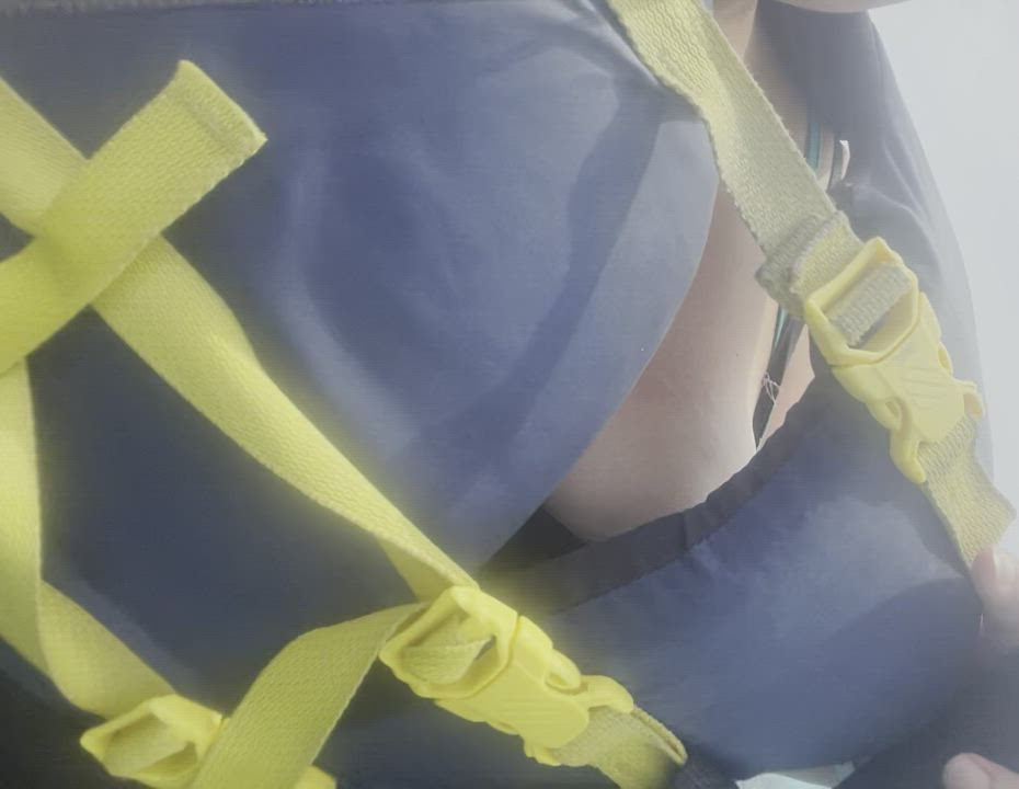 Little parasailing titty adventure [oc] [gif] : video clip