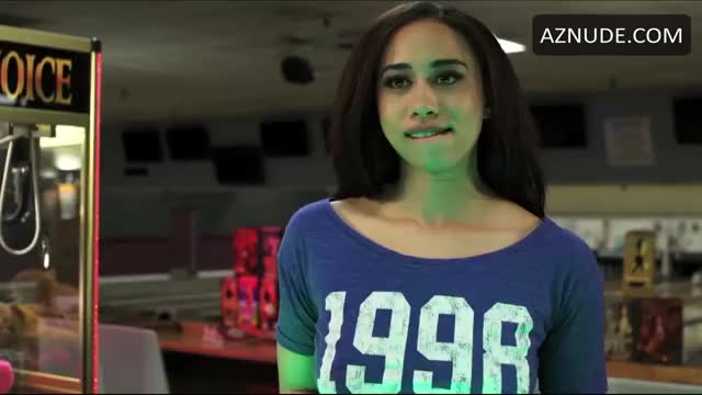 Rorie Moon In Evil Bong : video clip