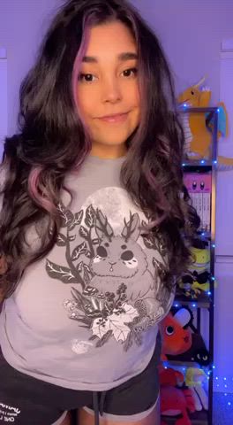 Who asked for a curvy Latina this holiday? : video clip