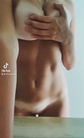 Daddy always tells me he's proud of her little girl : video clip