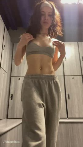 Making my pussy talk in the locker room 💖 : video clip