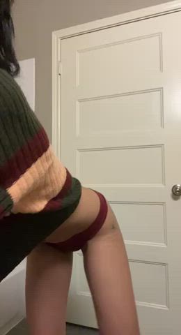 Let me put these on your face baby 😘 : video clip