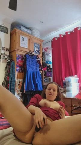 Got myself a new dress I had to fuck my wet pussy in it : video clip