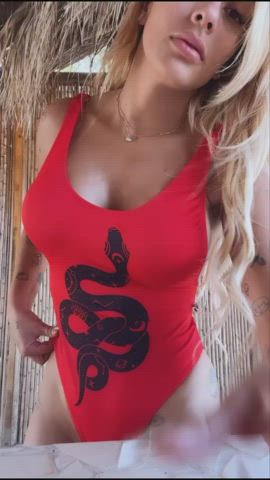 Looking for a long and thick "Snake" 🐍💦 : video clip