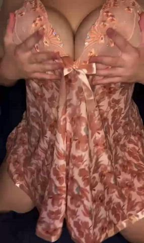 cum play with me? : video clip