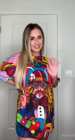 5”2 and 100lbs of fun under this big baggy shirt : video clip