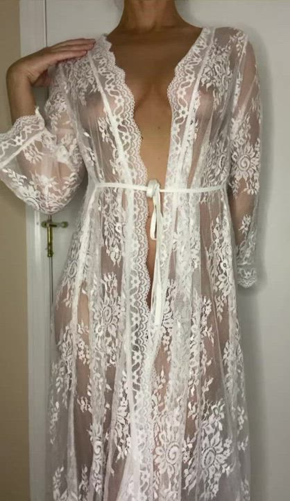 I hope you dont mind if my robe is seethru : video clip