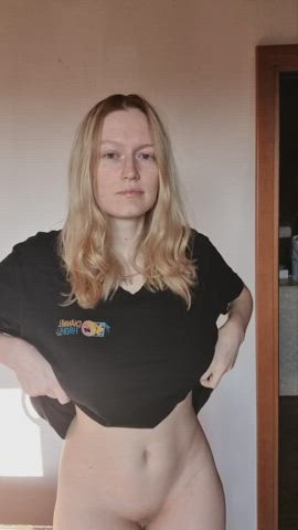 Watch me get dressed : video clip
