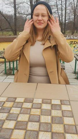 This is how you lost chess game. Heh [GIF] : video clip