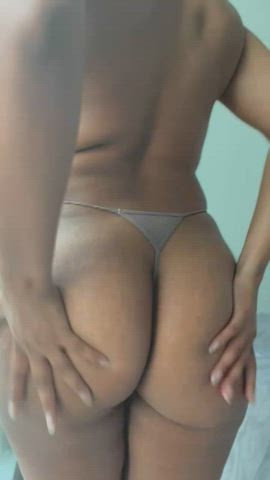 I could go for a nice booty massage right about now : video clip