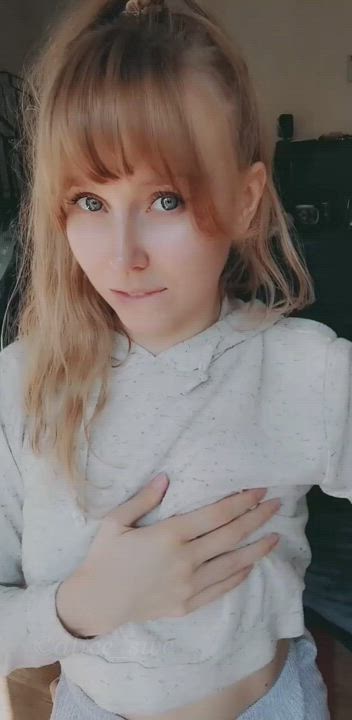 Can a Swedish 2002 teen grab your attention? : video clip
