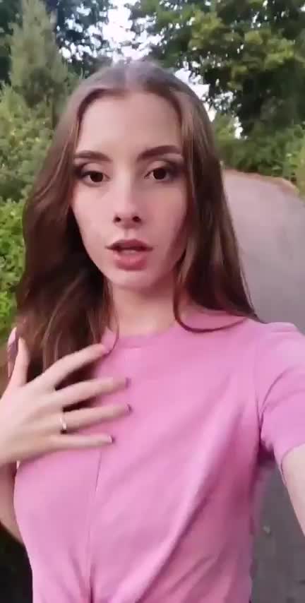 Every time I reveal my face it's kinda a risk, but I want you to see how happy I am showing you my titties 🥰💕 [gif] : video clip