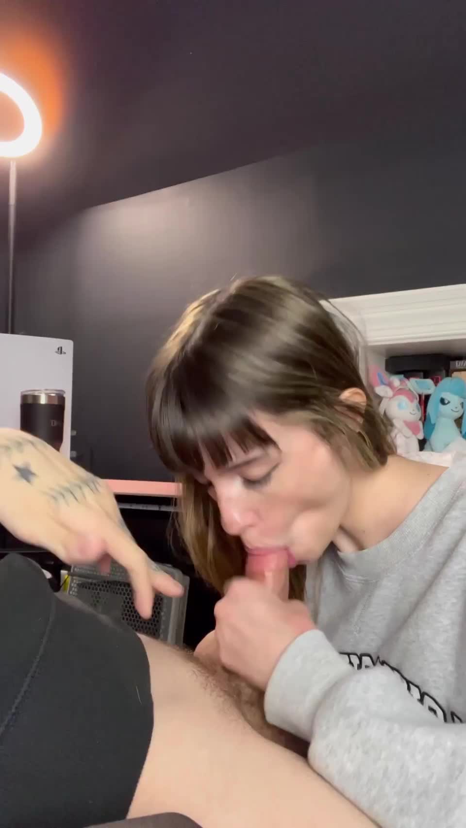 Of course she had to swallow it all! : video clip