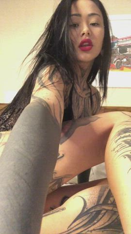 Come warm your sausage on my juicy hot pocket 🍌🍌 : video clip