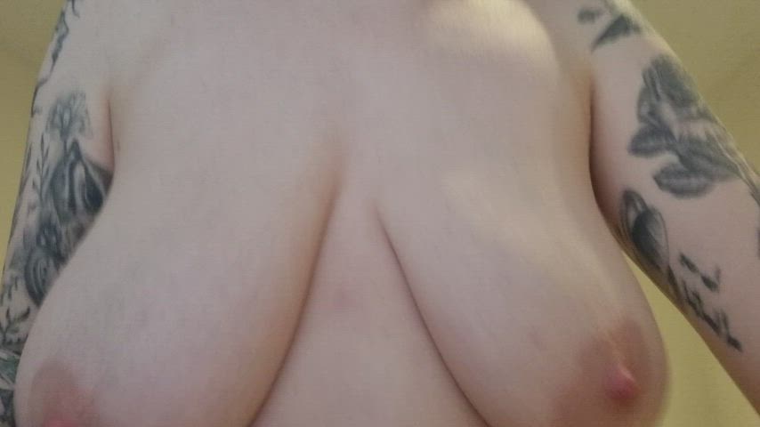 let me wrap my tits around your big dick daddy : video clip