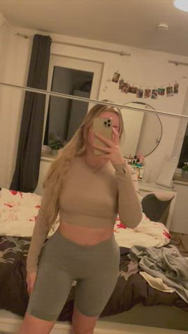 do you think i have a bubble butt? : video clip
