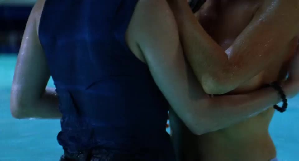 Denise Richards & Neve Campbell [Wild Things] : video clip