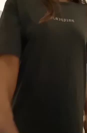 Flashing Big Boobs : video clip