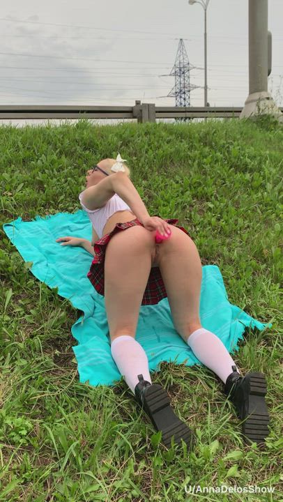 I like to masturbate in public, it makes me super horny 🥵 : video clip