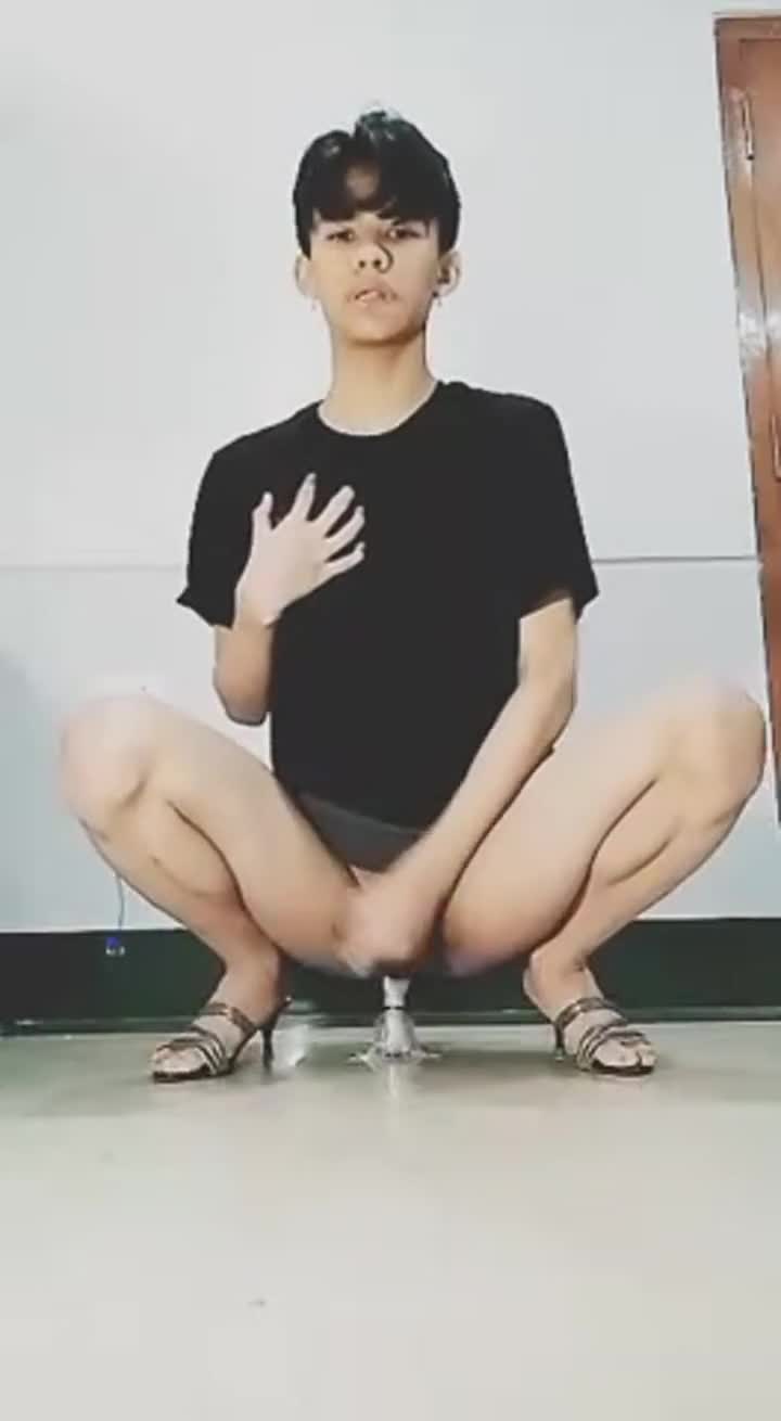 riding my homemade dildo🥵 : video clip