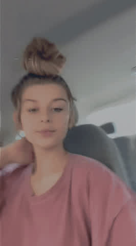 In The Car Bored Might As Well Show Off The Pretty Pussy : video clip