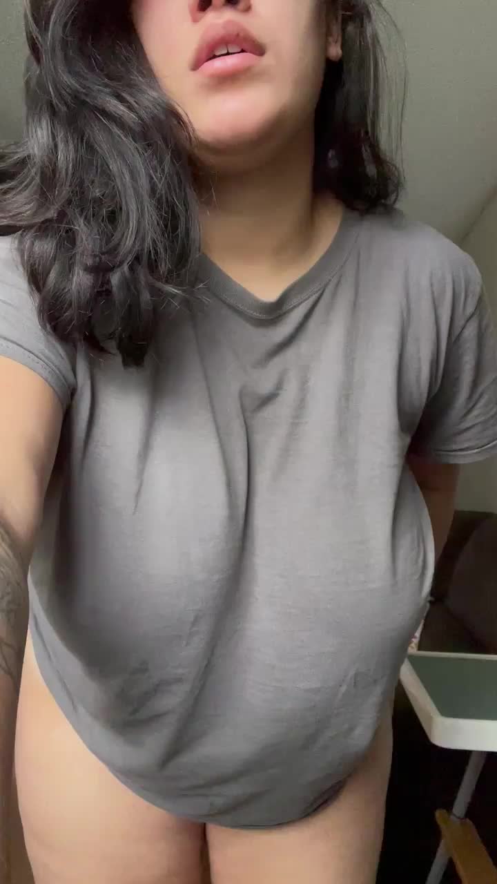 My stretch marks and all its glory : video clip
