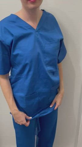 My scrubs hide everything : video clip