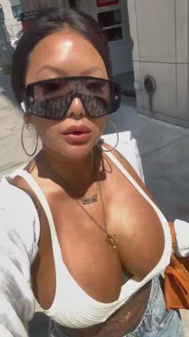 Baddie Asian bimbo : video clip
