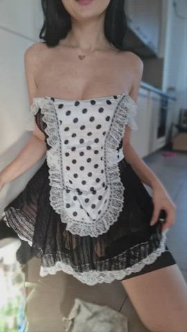 Asian maids clean poles the best, you should hire me and find out : video clip