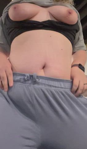 I normally show you all my ass - how’s the front view, instead? : video clip