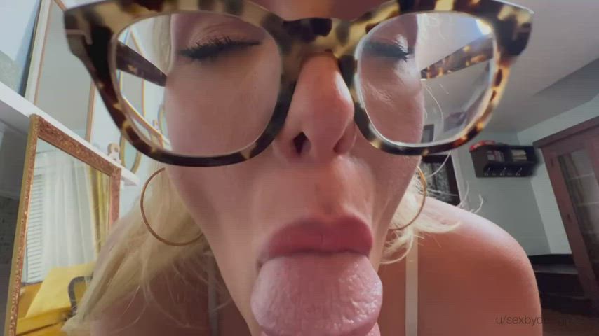 up close & personal 😋 : video clip