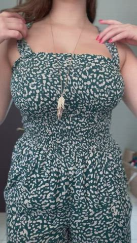 I don't have a title, just straight to business. Here are my big natural tits : video clip