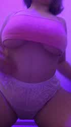 as an 2001s girl, it is my time for a titty drop : video clip