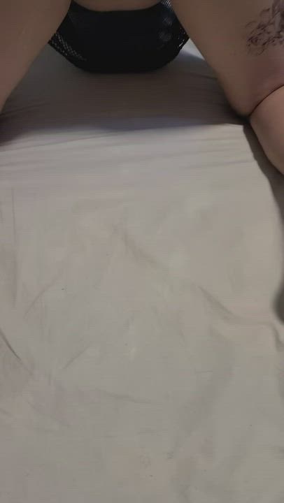 I love when cum drips down my legs : video clip